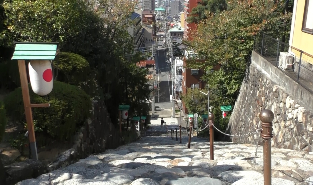 伊佐爾波神社の階段