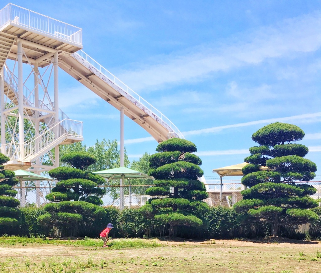 伊予三島運動公園のプールの滑り台