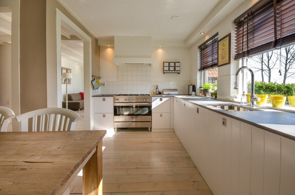 Kitchen Home Interior Modern Room  - Skitterphoto / Pixabay