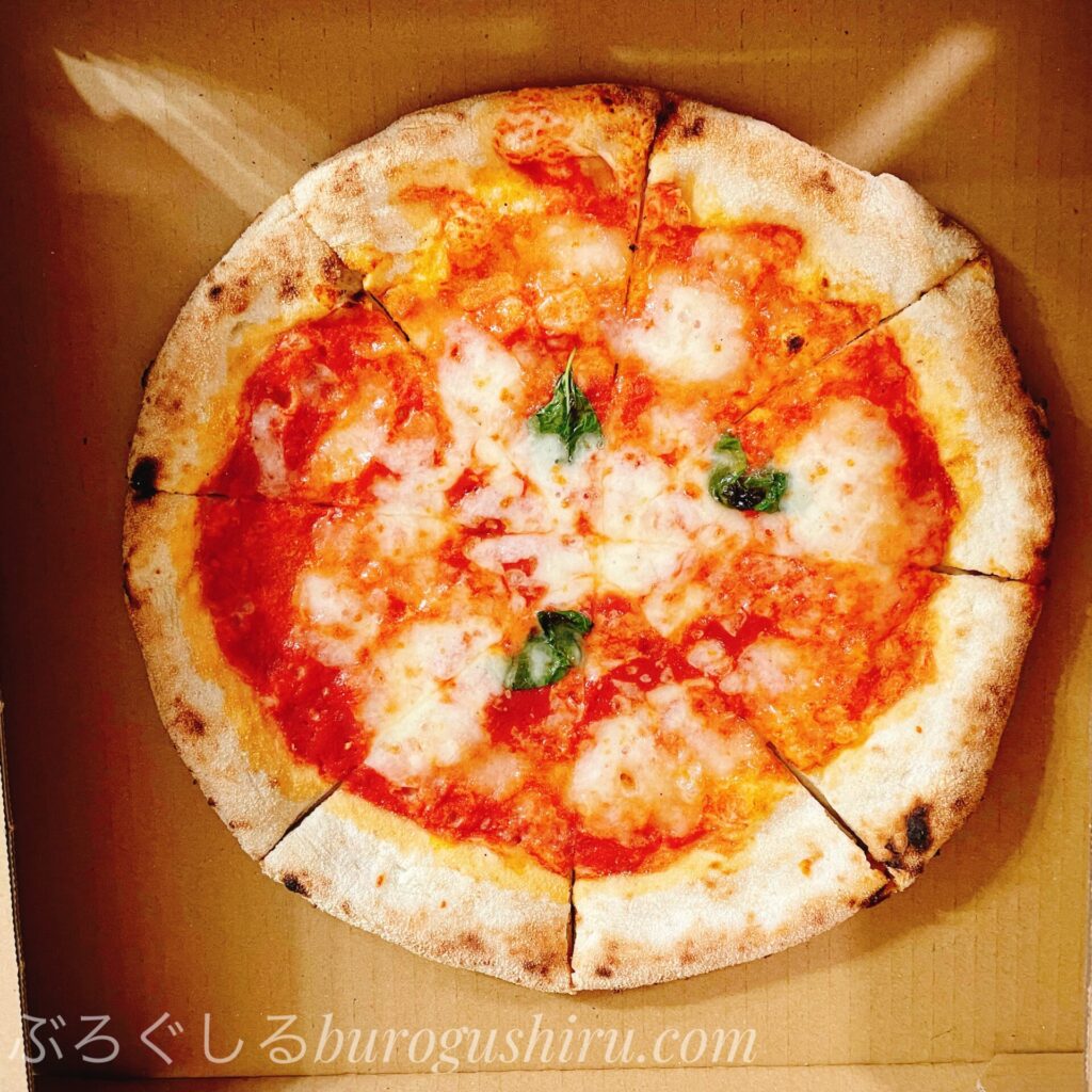 PIZZAMORE(ピッツァモーレ)でマルゲリータをテイクアウトしてきた