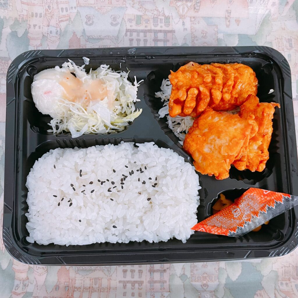 ほかほか弁当の唐揚げ弁当（ランチタイムサービス）